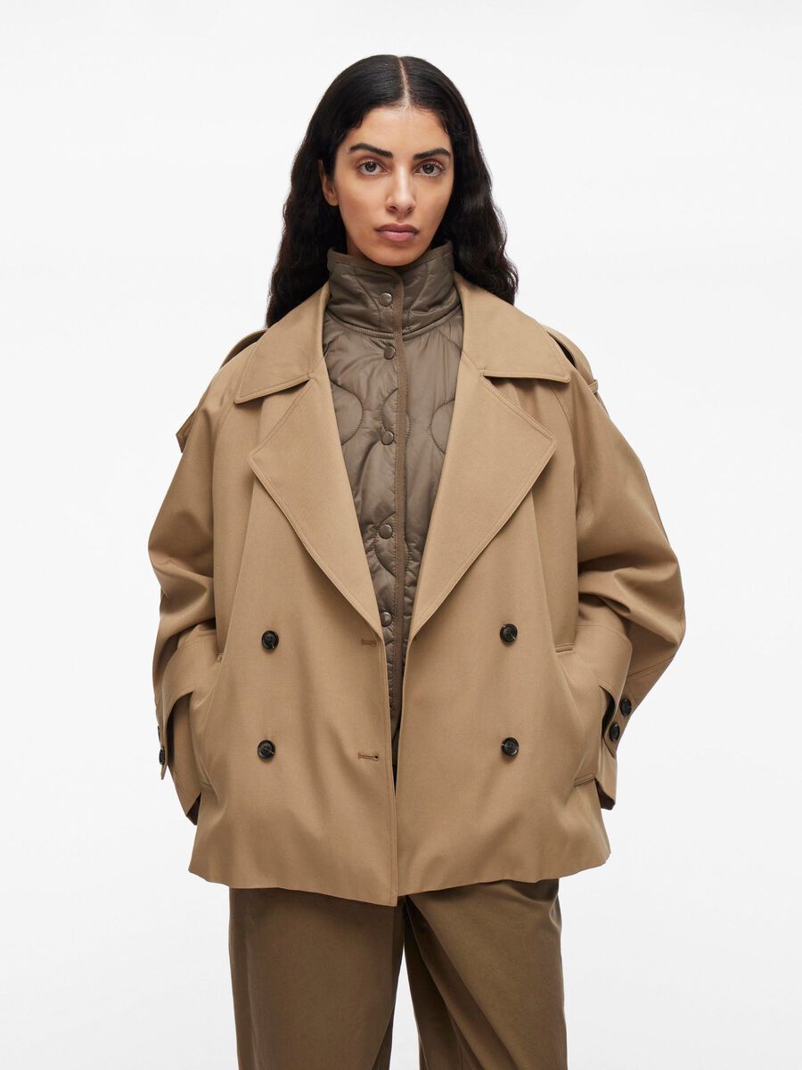 VILA SHORT 2-IN-1 TRENCHCOAT, Petrified Oak, highres - 14108591_PetrifiedOak_003.jpg