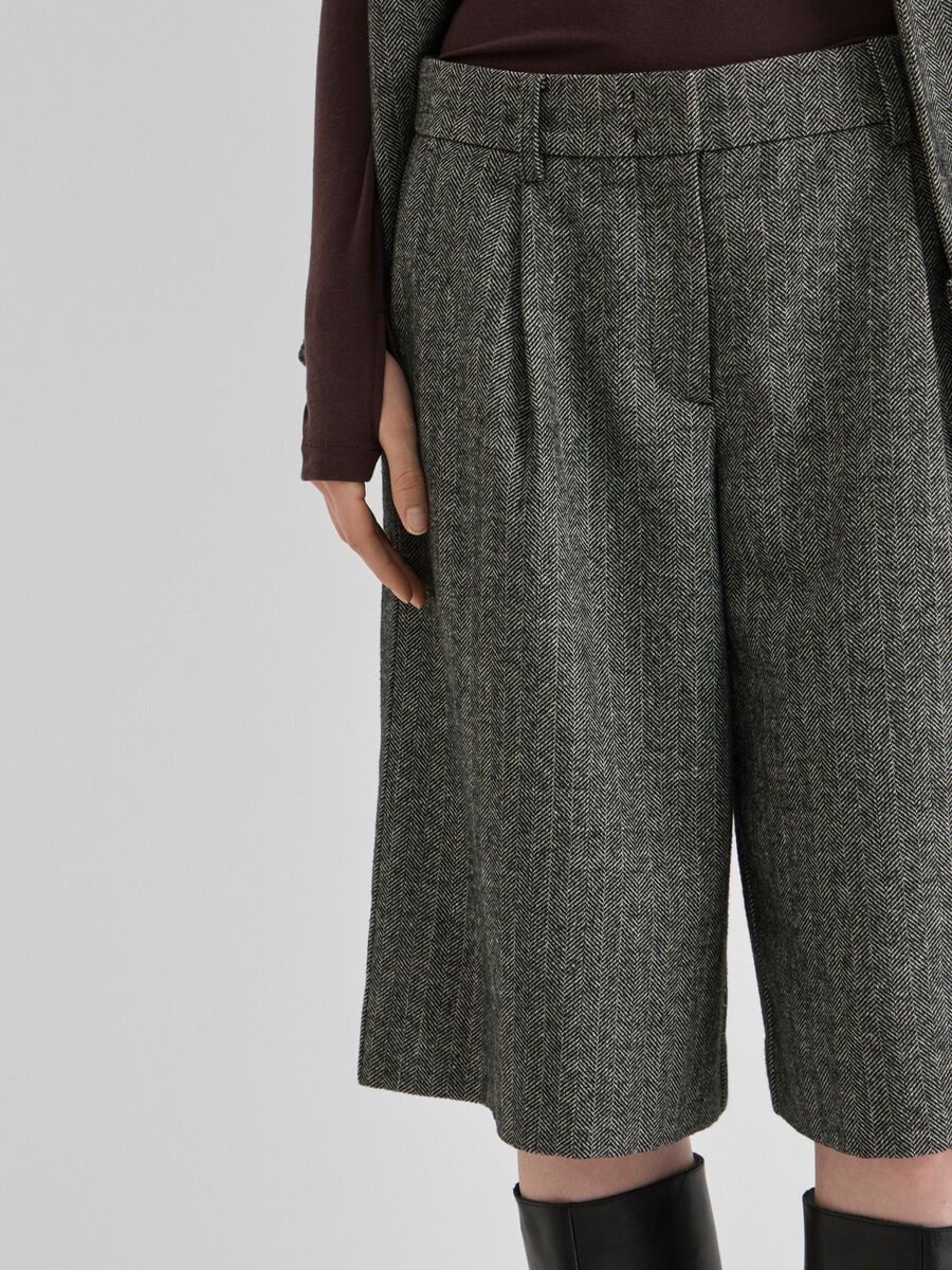 Carousel image 3 MID-WAIST BERMUDA SHORTS, Meteorite