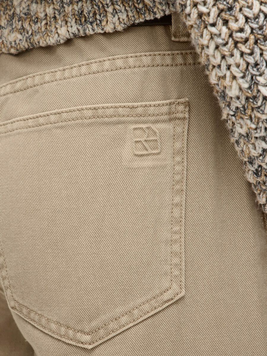 Carousel image - MID-WAIST JEANS, Feather Gray | 3