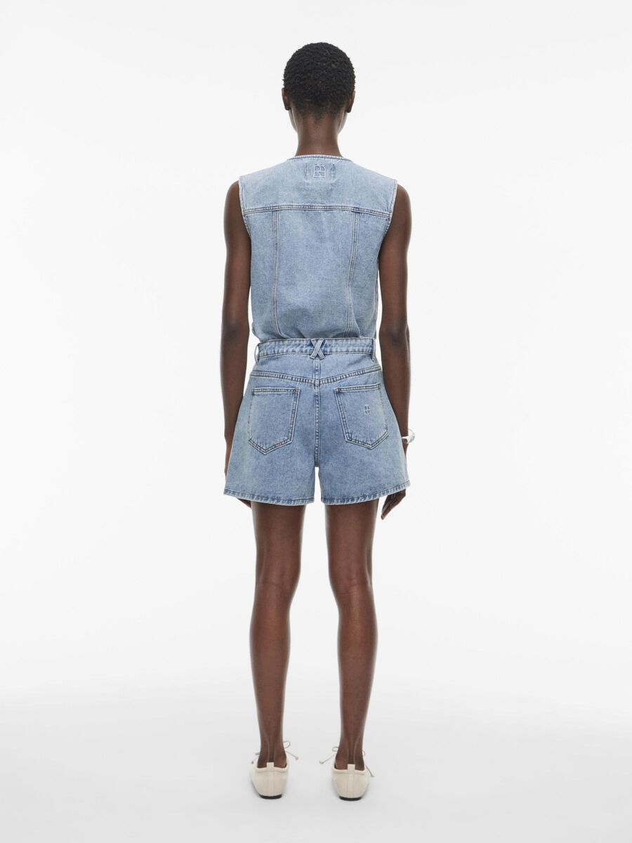 VILA HIGH WAIST DENIM SHORTS, Light Blue Denim, highres - 14105763_LightBlueDenim_004.jpg