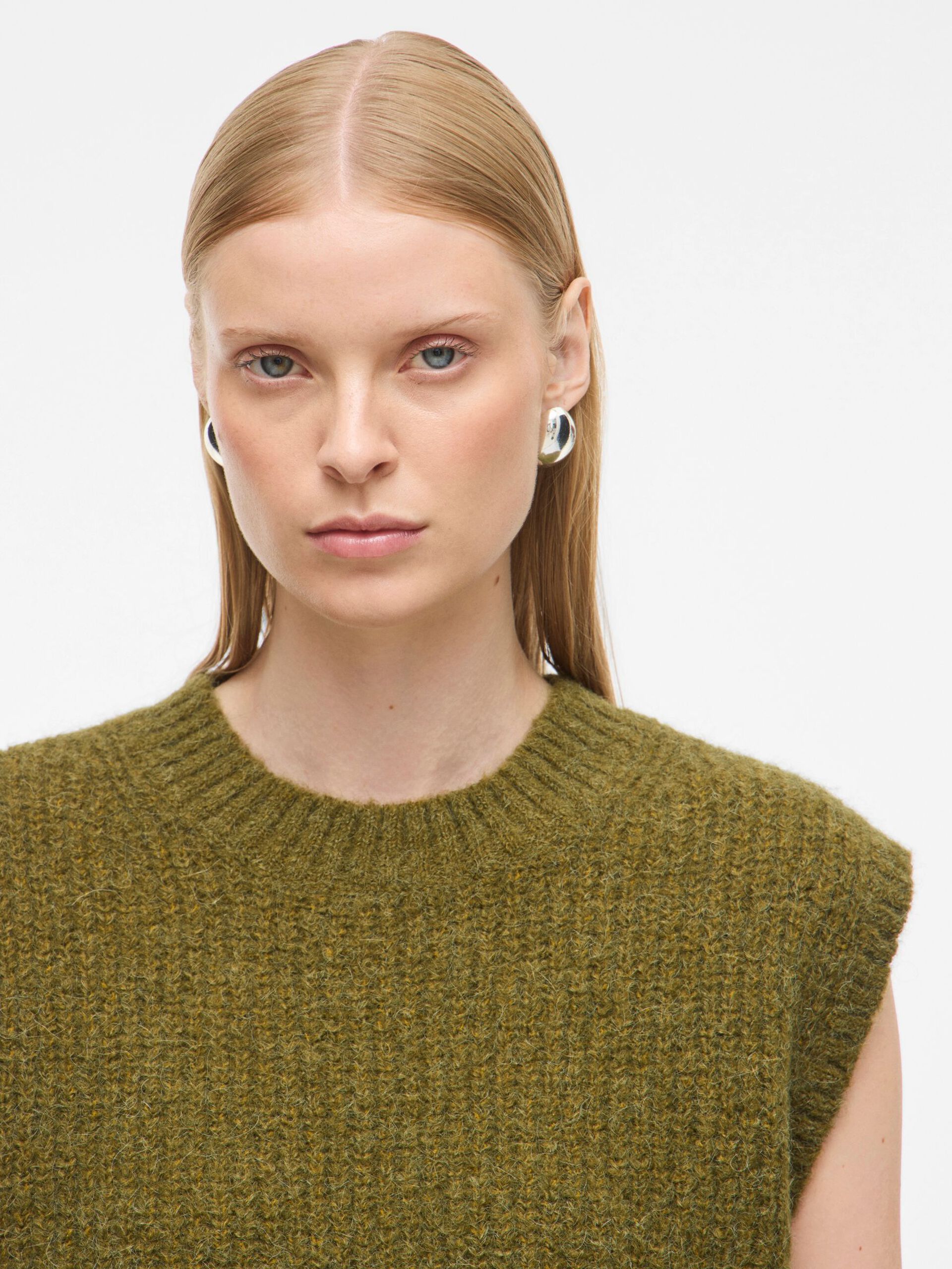 Carousel image - ROUND NECK KNITTED VEST, Avocado | 3