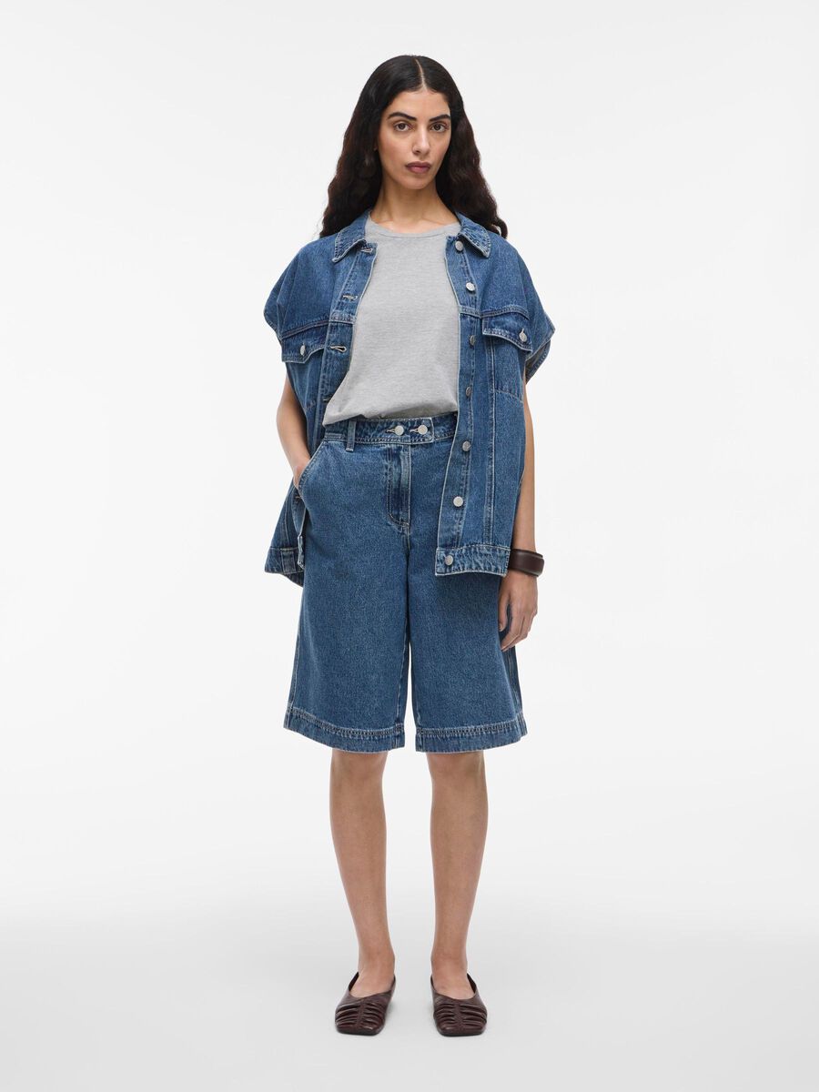 VILA MID-WAIST DENIM SHORTS, Dark Medium Blue Denim, highres - 14107740_DarkMediumBlueDenim_005.jpg
