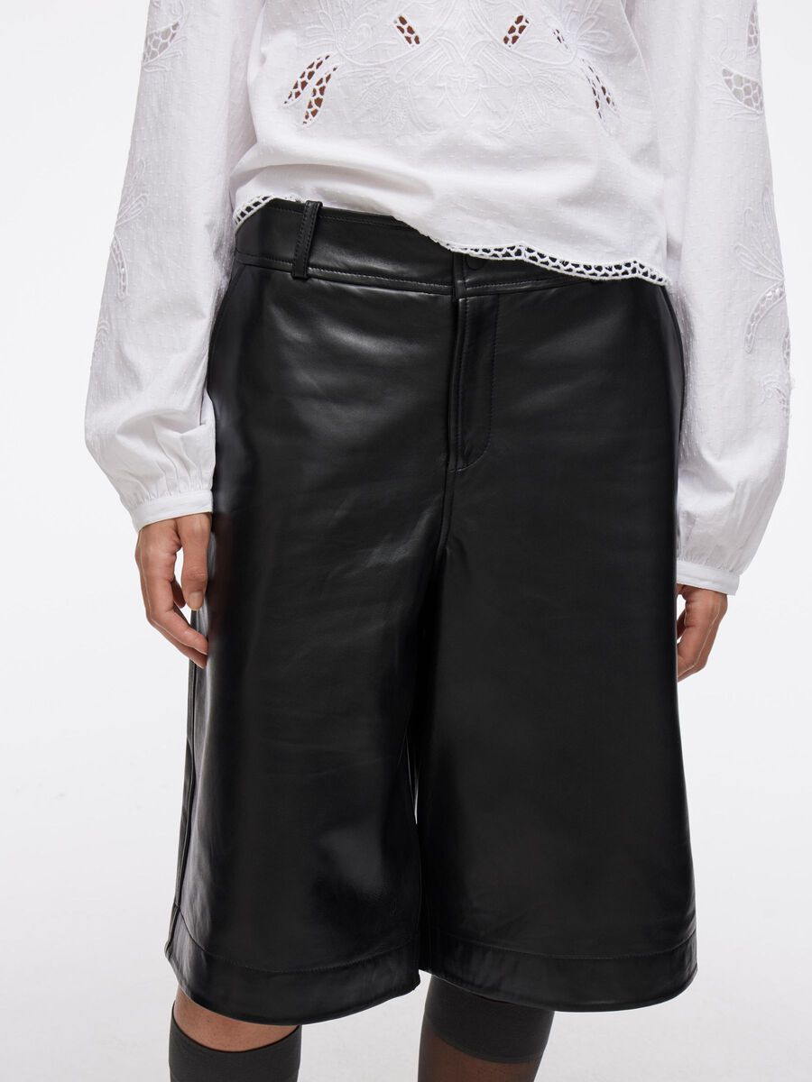 Carousel image - MID-WAIST LONG LEATHER SHORTS, Meteorite | 3