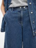 VILA MID-WAIST DENIM SHORTS, Dark Medium Blue Denim, highres - 14107740_DarkMediumBlueDenim_006.jpg