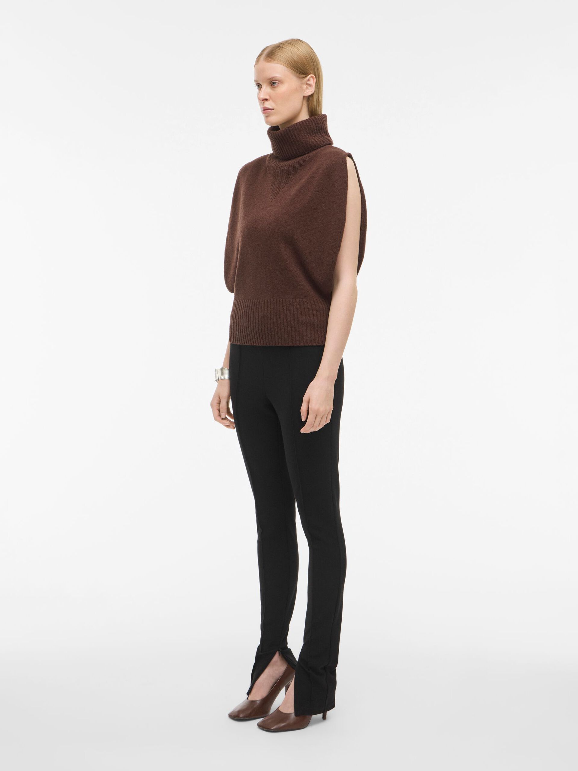 Carousel image - WOOL BLEND KNITTED VEST, Chicory Coffee | 4