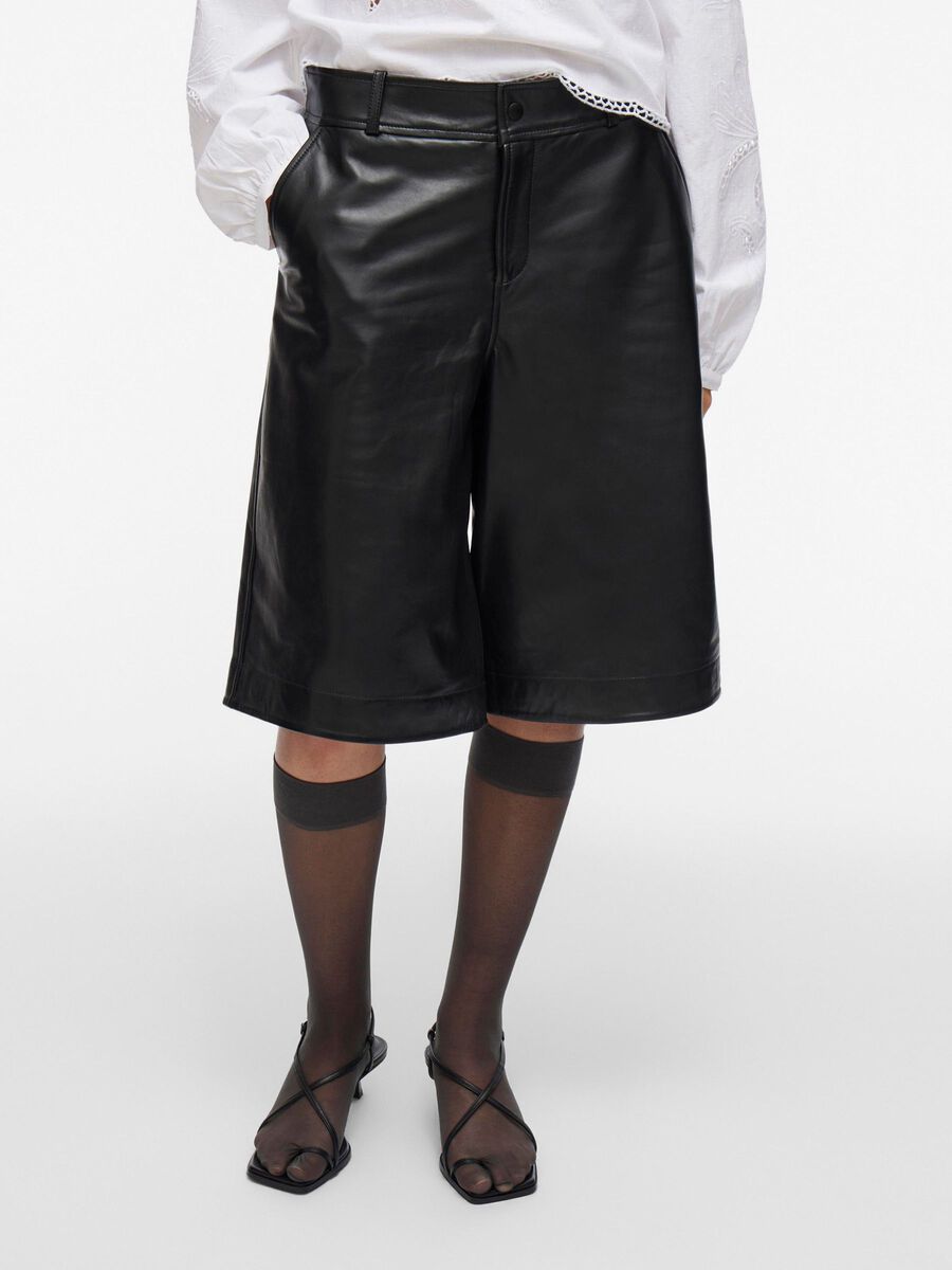 VILA MID-WAIST LONG LEATHER SHORTS, Meteorite, highres - 14107779_Meteorite_003.jpg
