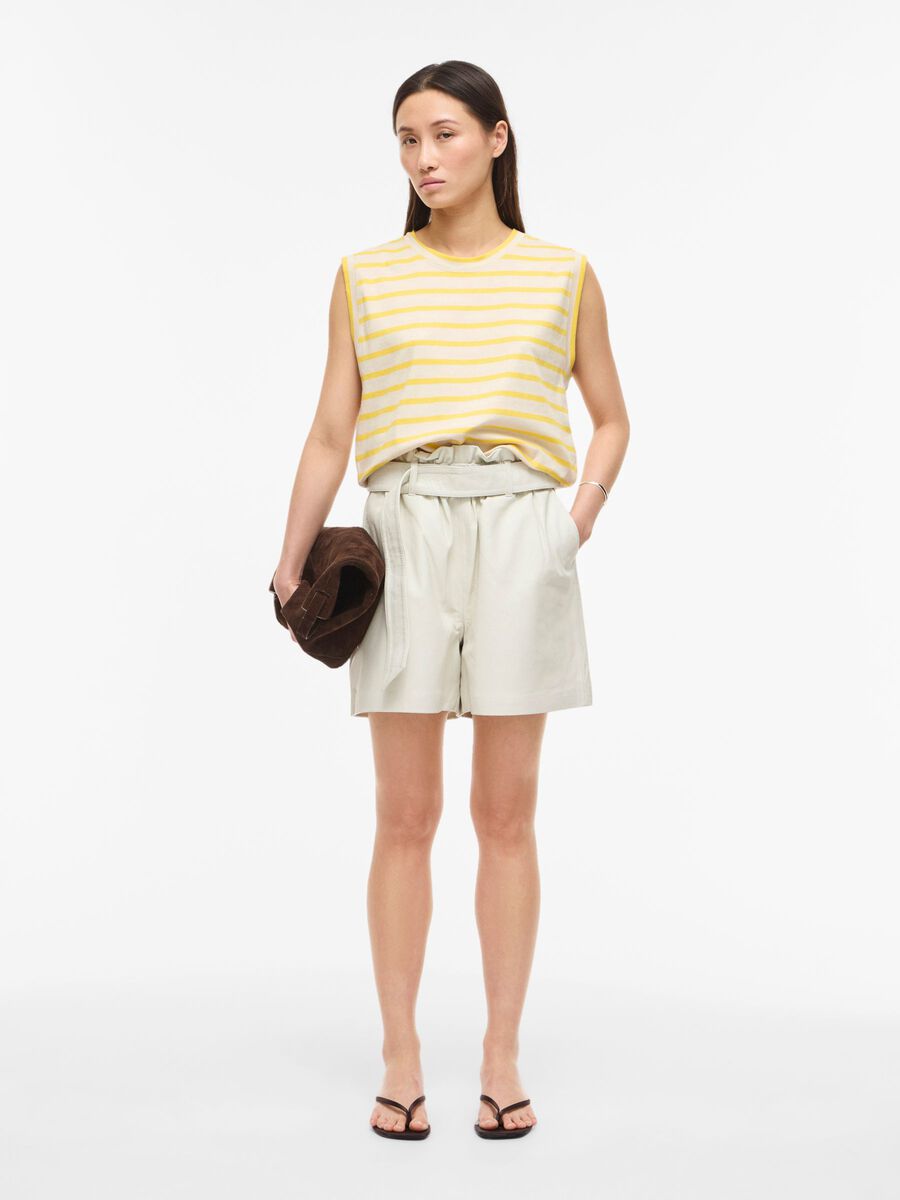 Product tile image - ROUND NECK SLEEVELESS TOP, Freesia | 14114757_Freesia_1260499