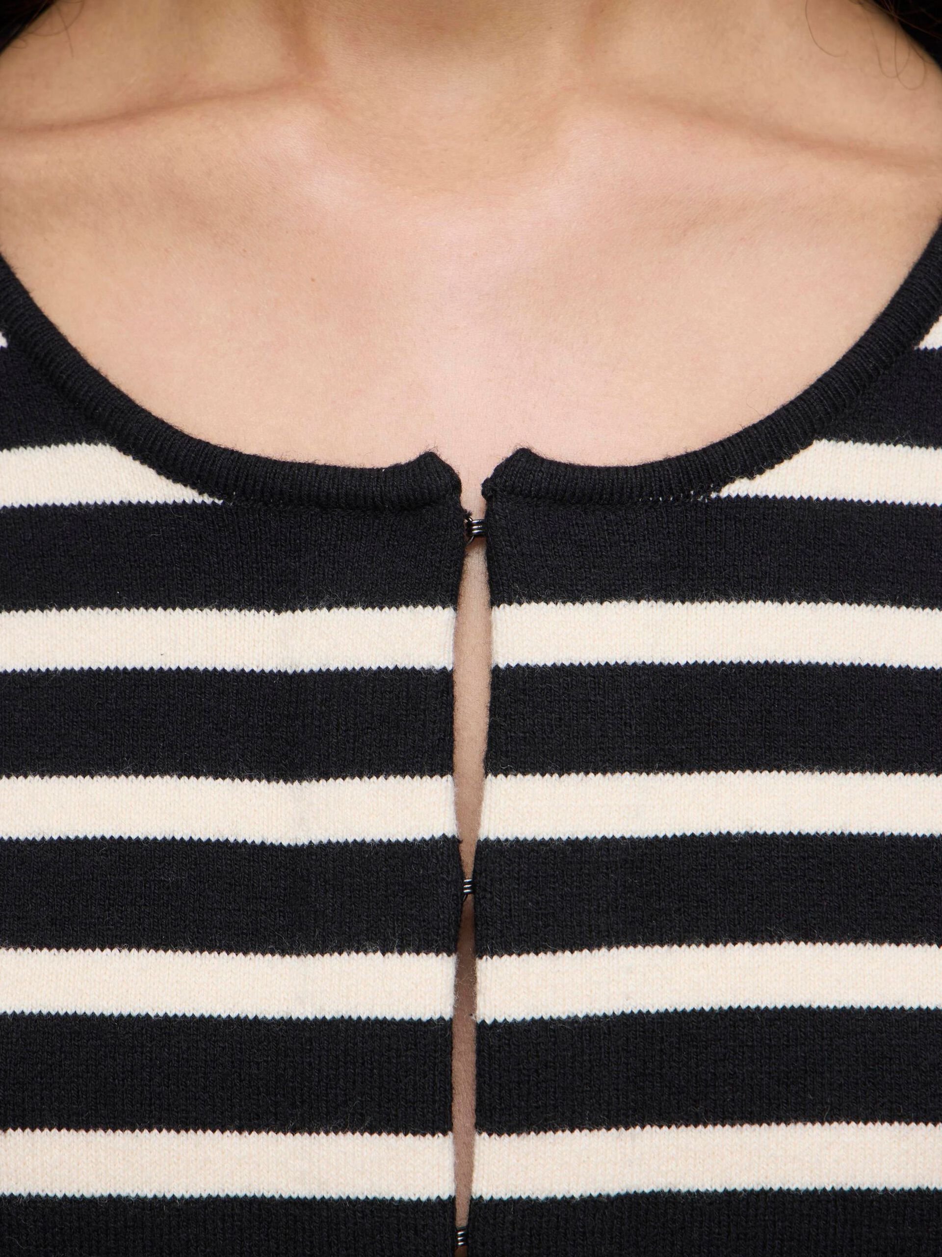 Carousel image - SHORT KNITTED CARDIGAN, Meteorite | 5