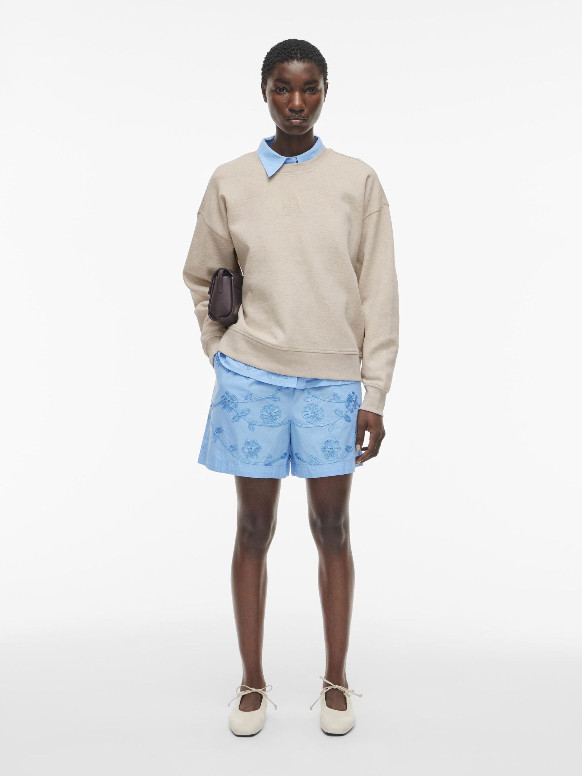 Carousel image - ROUND NECK LONG SLEEVED SWEATSHIRT, Super Light Natural Melan | 4