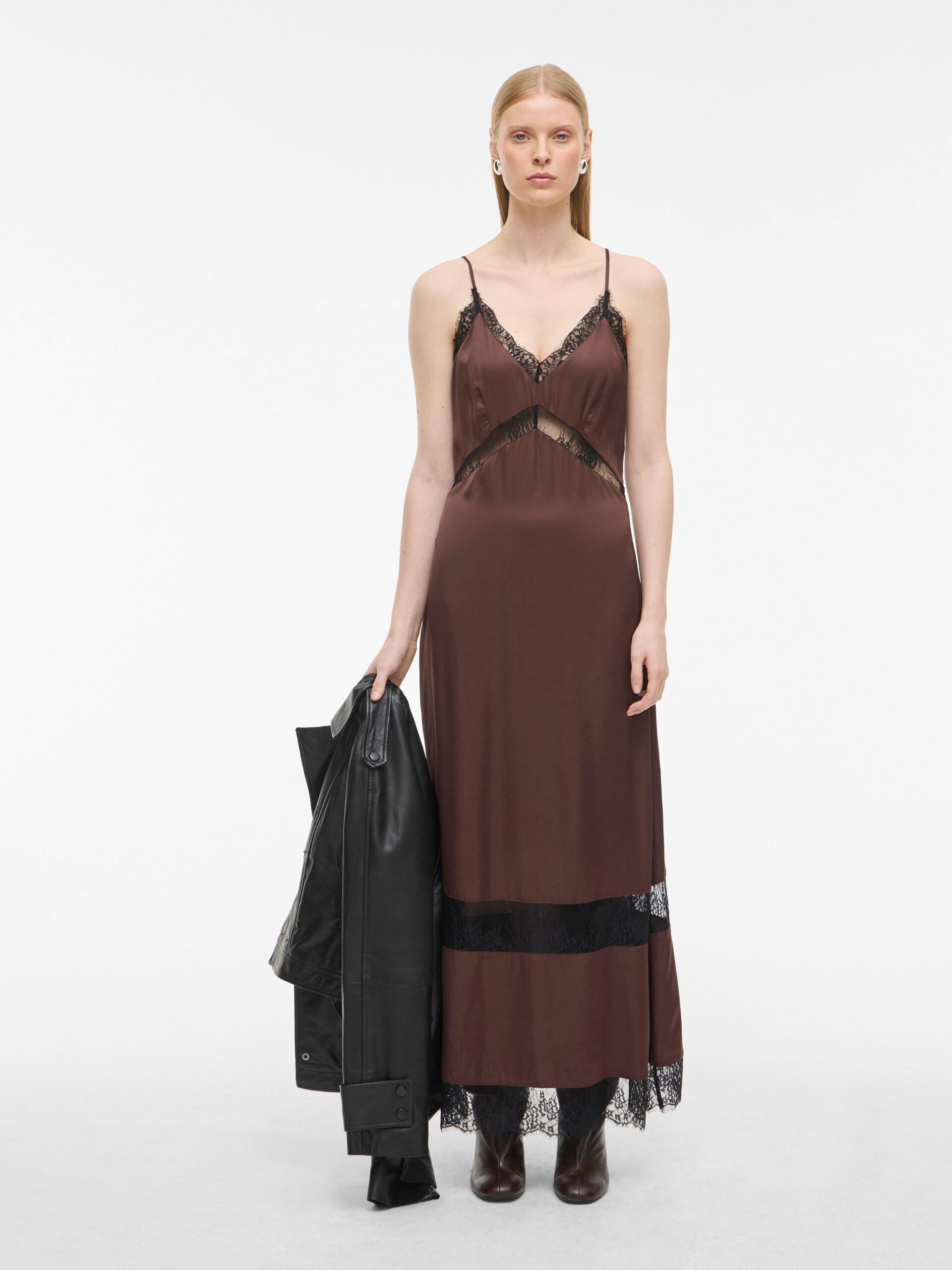 Carousel image - LACE MIDI DRESS, Chicory Coffee | 4