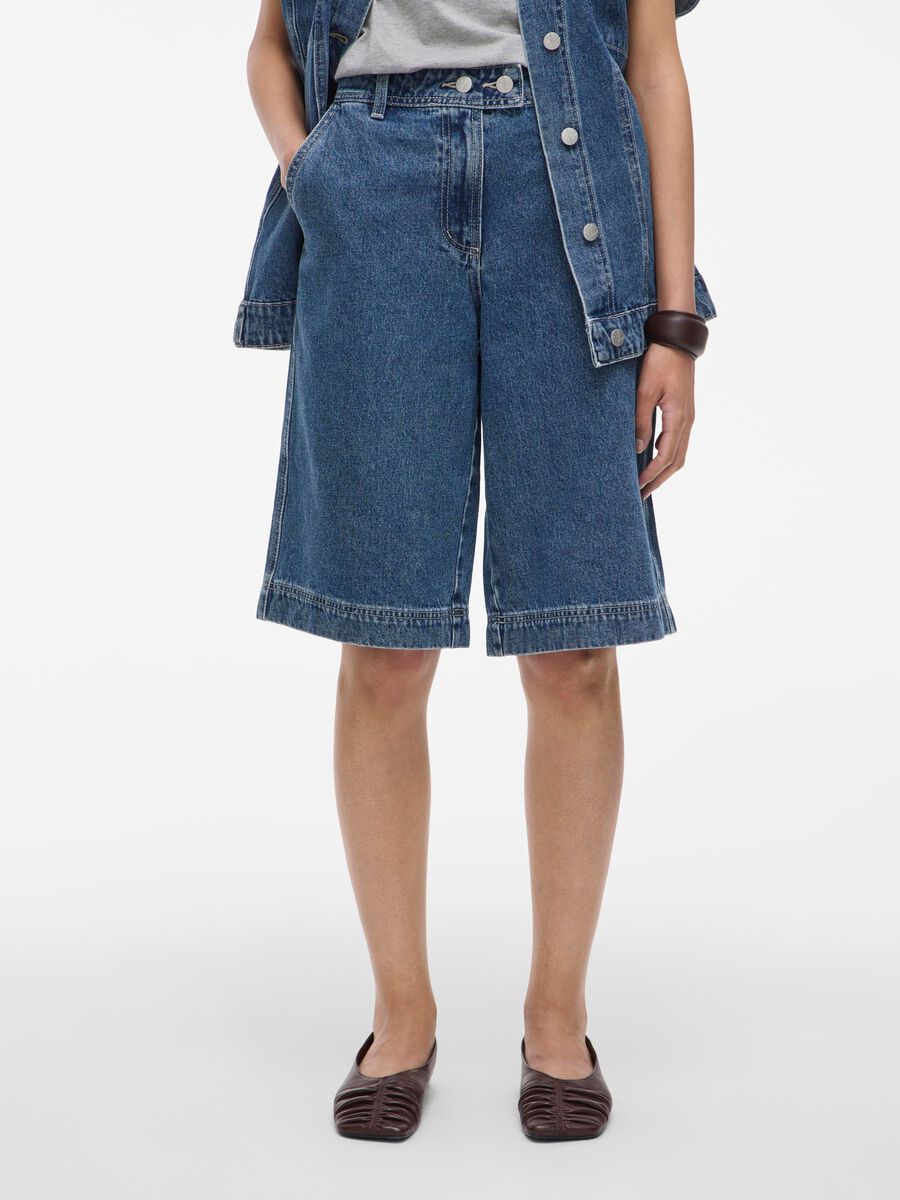 VILA MID-WAIST DENIM SHORTS, Dark Medium Blue Denim, highres - 14107740_DarkMediumBlueDenim_003.jpg